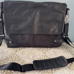 Beyond Yoga Black Messenger Bag